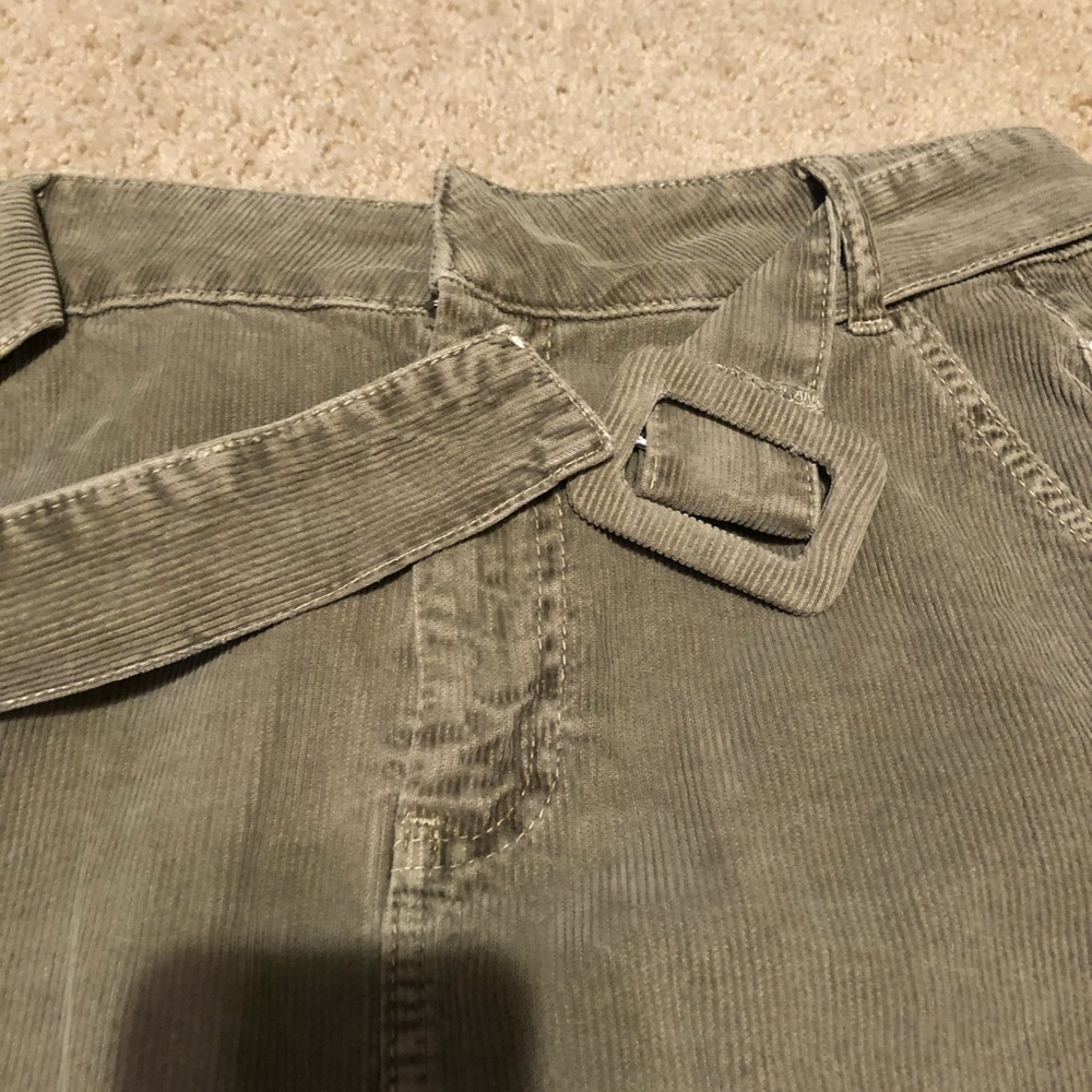Corduroy olive green mini skirt with belt - Picture 4 of 7